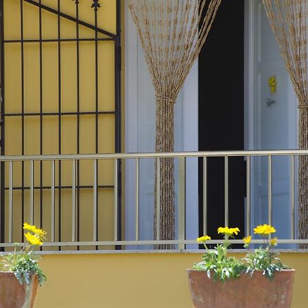 سانتا كروتْشّي كاميرينا B&B Fiori Gialli Caucana المظهر الخارجي الصورة