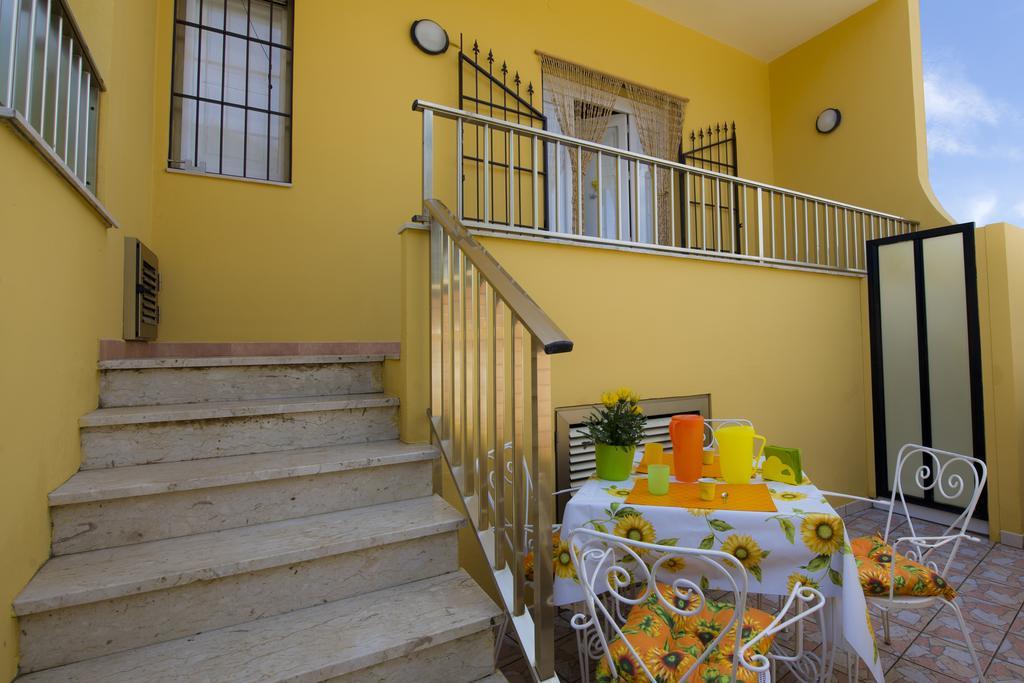 سانتا كروتْشّي كاميرينا B&B Fiori Gialli Caucana المظهر الخارجي الصورة
