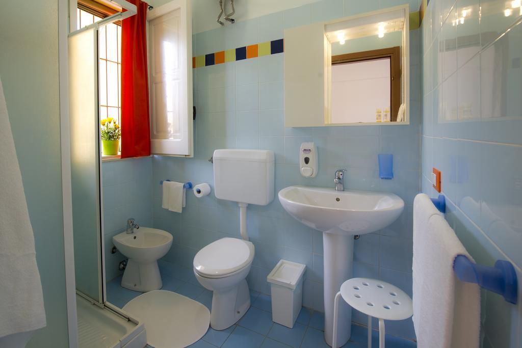 سانتا كروتْشّي كاميرينا B&B Fiori Gialli Caucana الغرفة الصورة