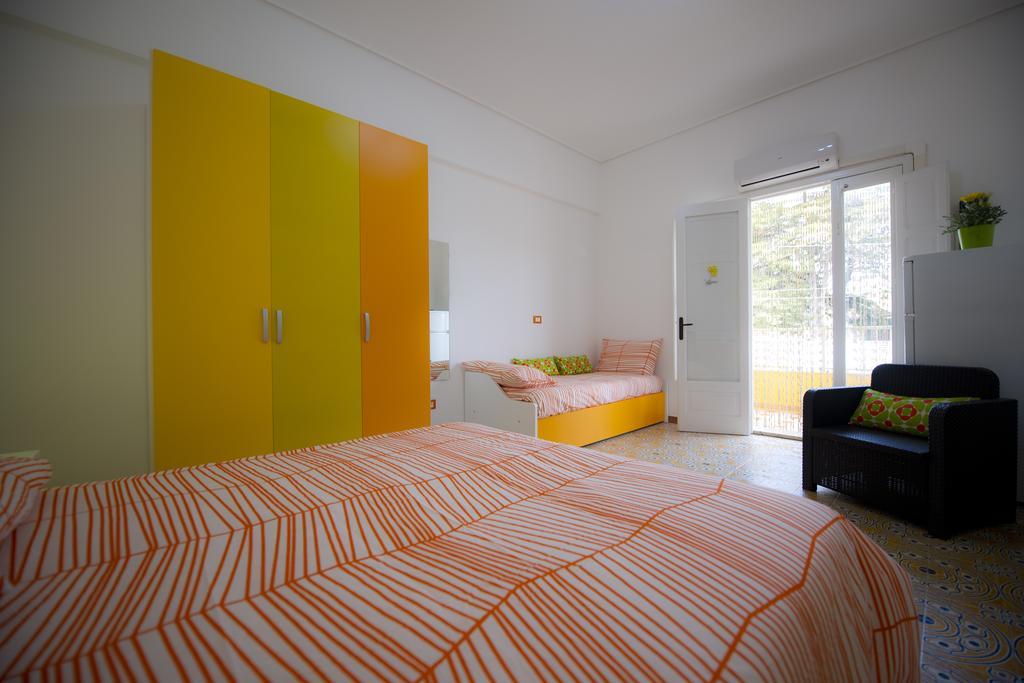 سانتا كروتْشّي كاميرينا B&B Fiori Gialli Caucana الغرفة الصورة