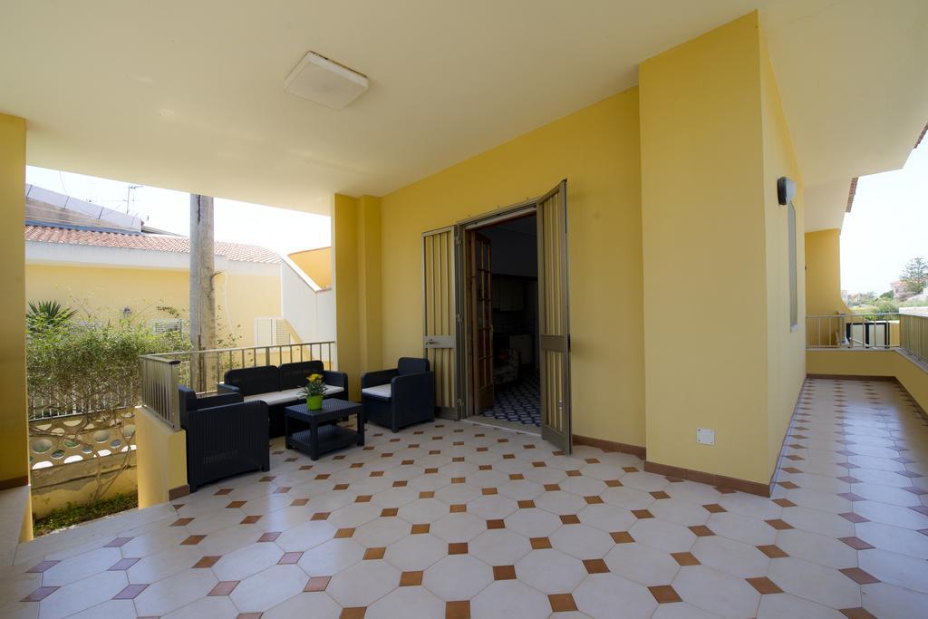 سانتا كروتْشّي كاميرينا B&B Fiori Gialli Caucana المظهر الخارجي الصورة